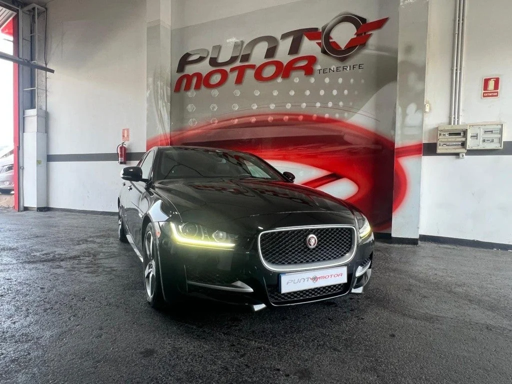 JAGUAR XE 2.0 Diesel R-Sport 180